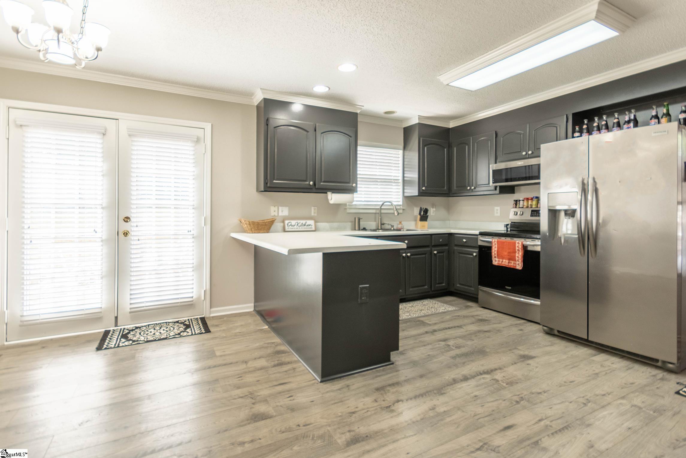 207 James Road Greer, SC 29650 - Photo 5 of 18 Gallery Image 5