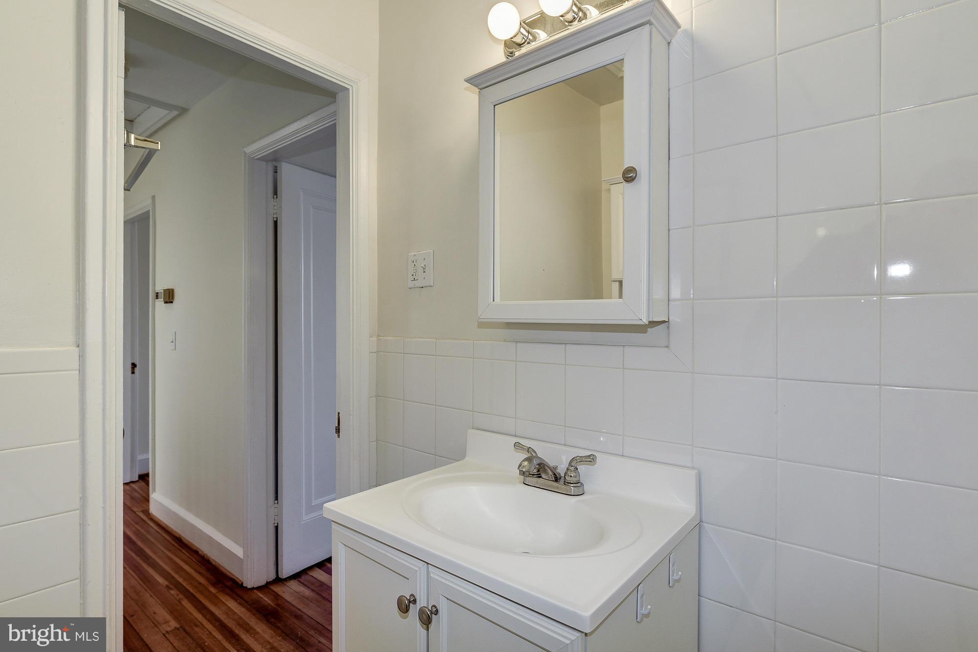 3626 T Street Northwest Washington, DC 20007 - Photo 10 of 20 Bath
