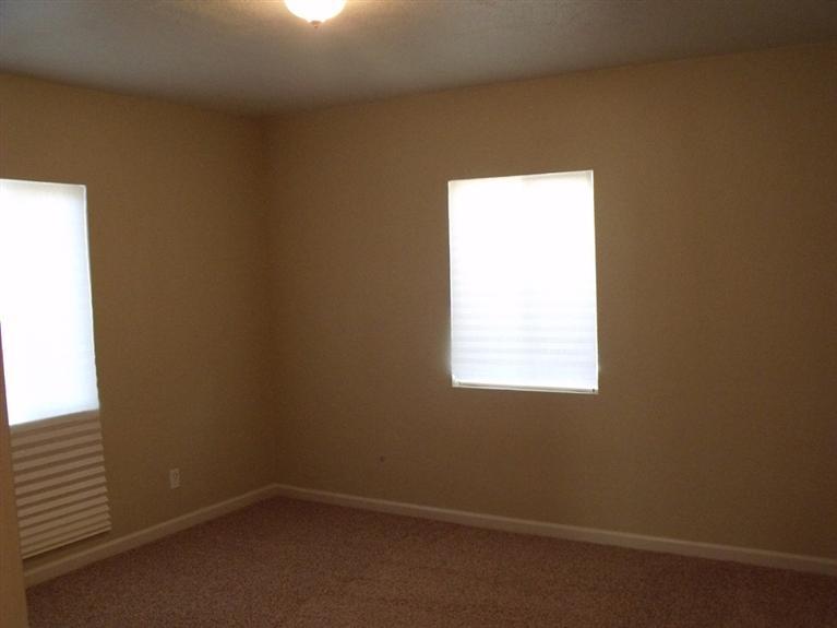 1027 South Rupert Avenue Reedley, CA 93654 - Photo 13 of 15