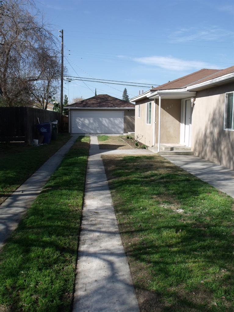 1027 South Rupert Avenue Reedley, CA 93654 - Photo 4 of 15