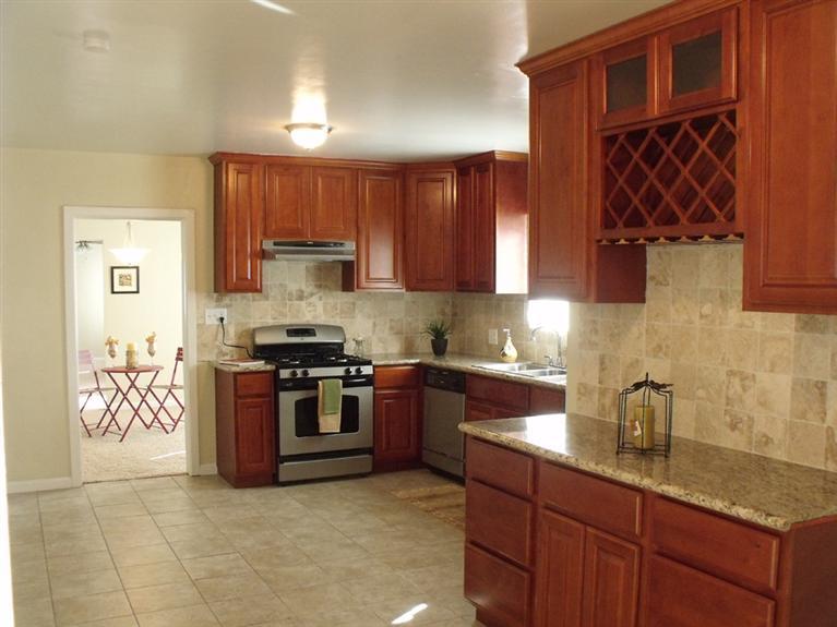 1027 South Rupert Avenue Reedley, CA 93654 - Photo 7 of 15