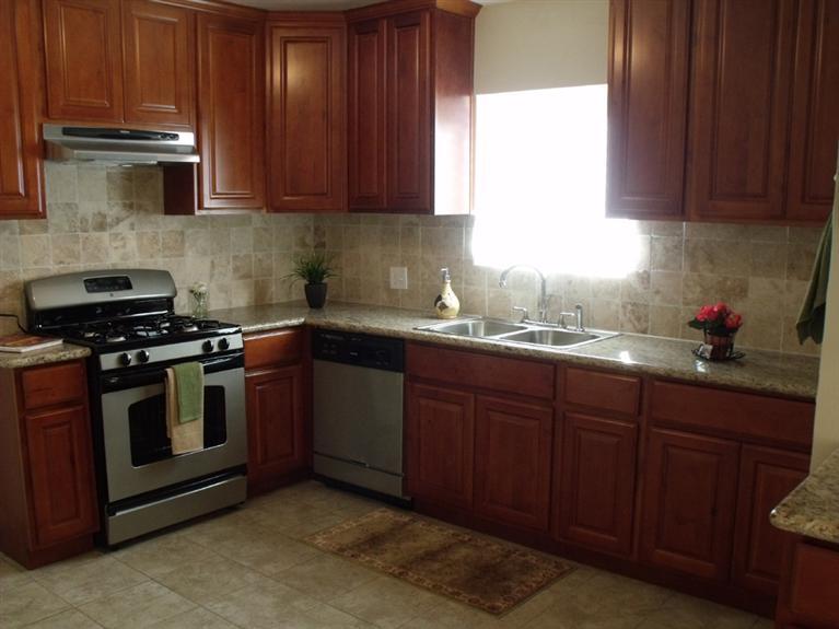 1027 South Rupert Avenue Reedley, CA 93654 - Photo 8 of 15