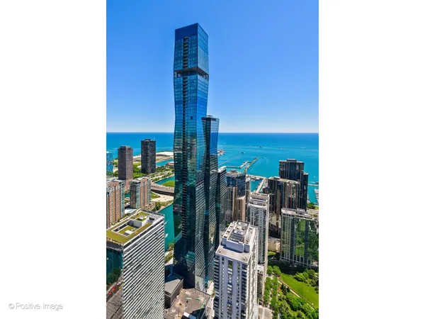 $4,800,000 | 363 East Wacker Drive, Unit 3101, Chicago, IL 60601