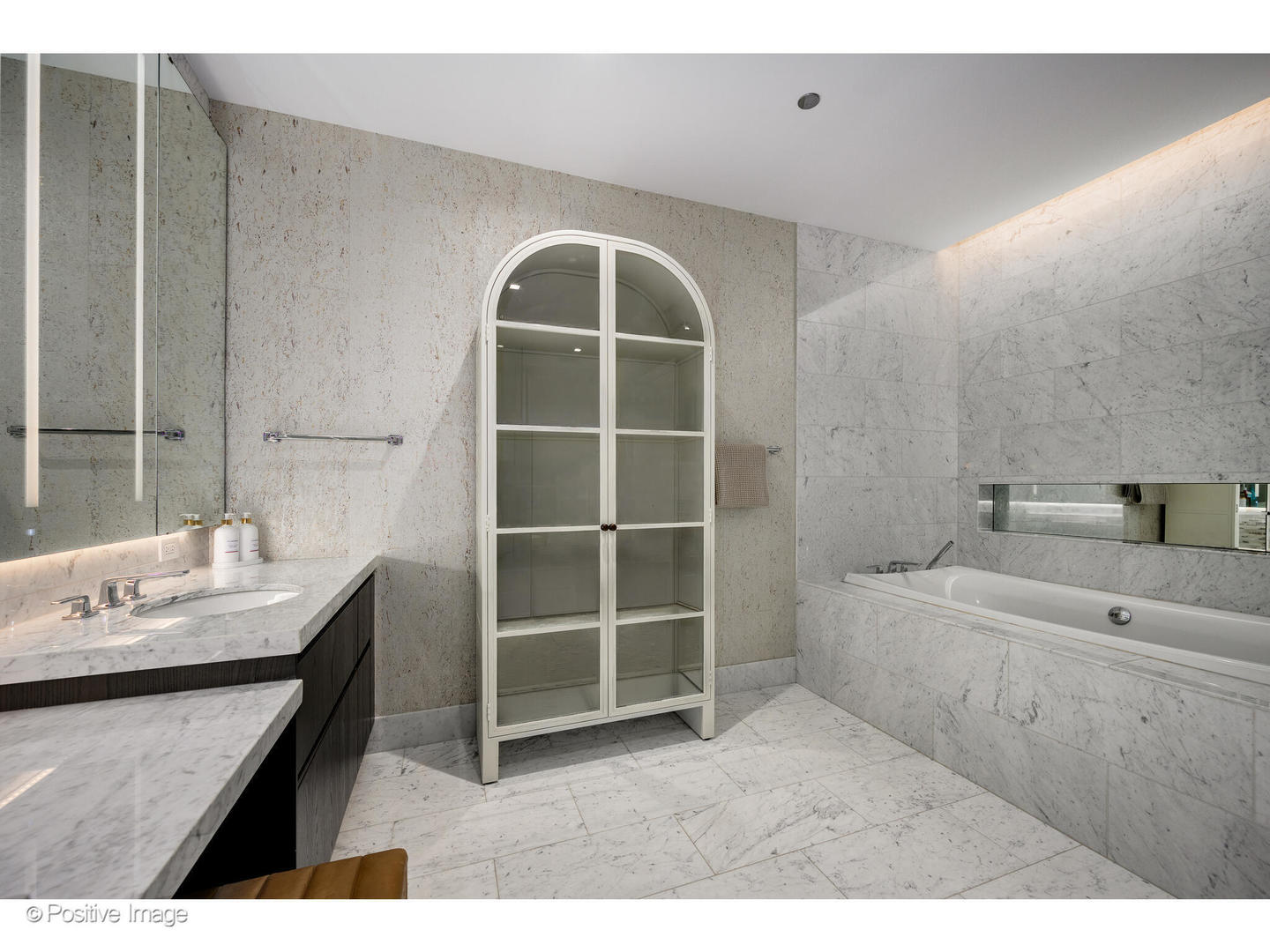 363 East Wacker Drive, Unit 3101 Chicago, IL 60601 - Photo 28 of 42