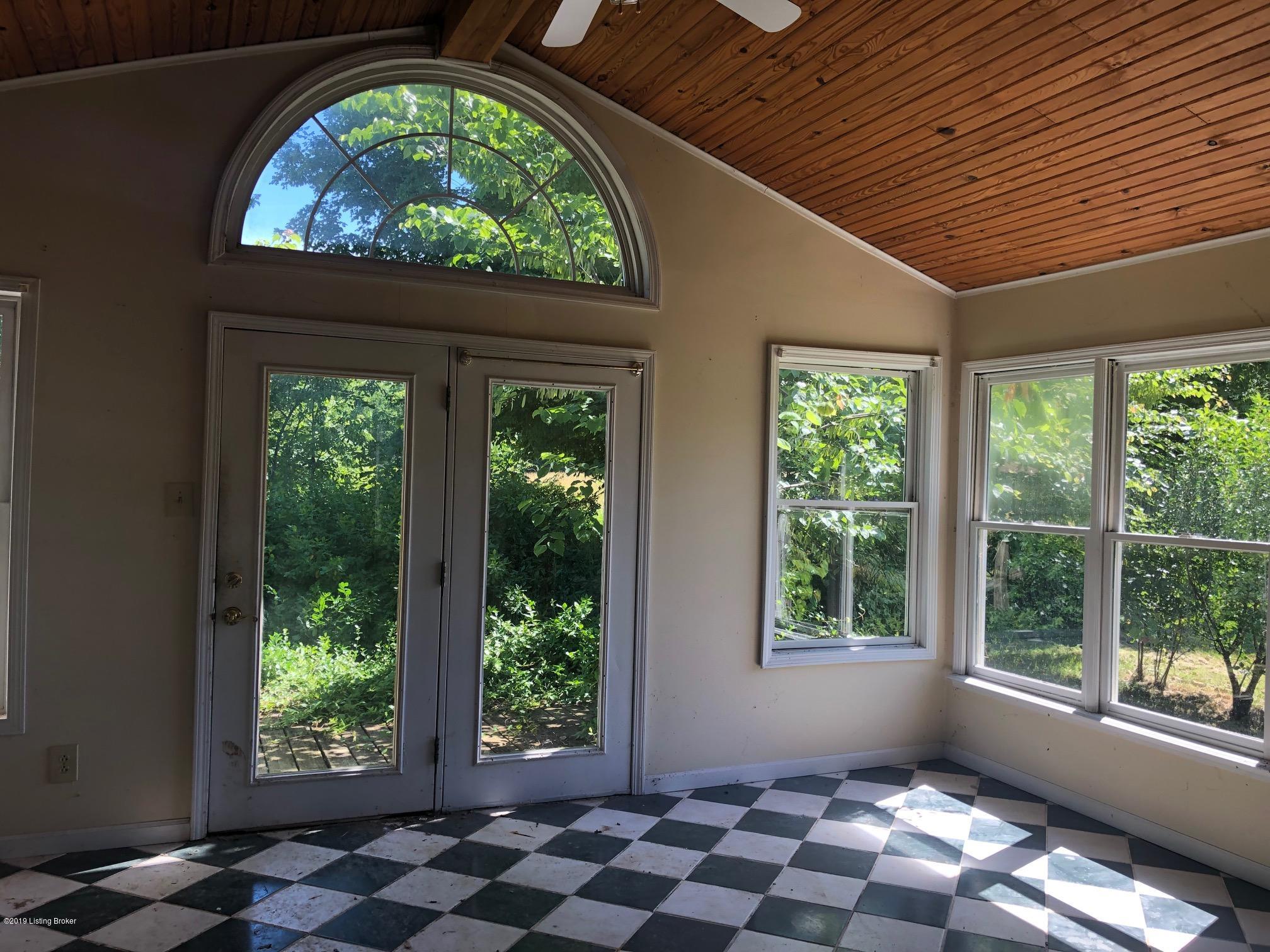 2866 Sunbeam Road Leitchfield, KY 42754 - Photo 6 of 20 Sunroom