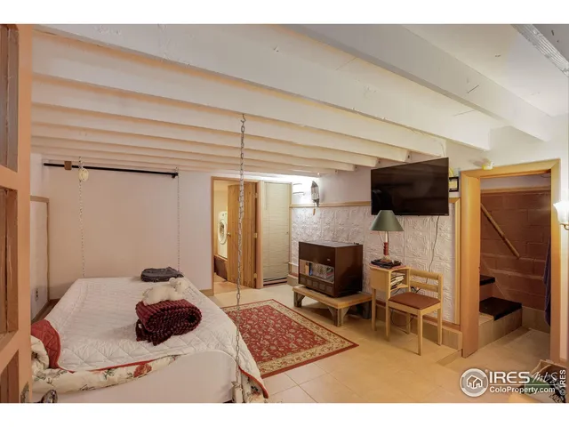 a view of an outdoor space