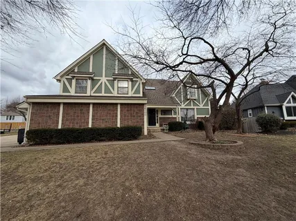 $450,000 | 16100 West Chalet Drive, Olathe, KS 66062