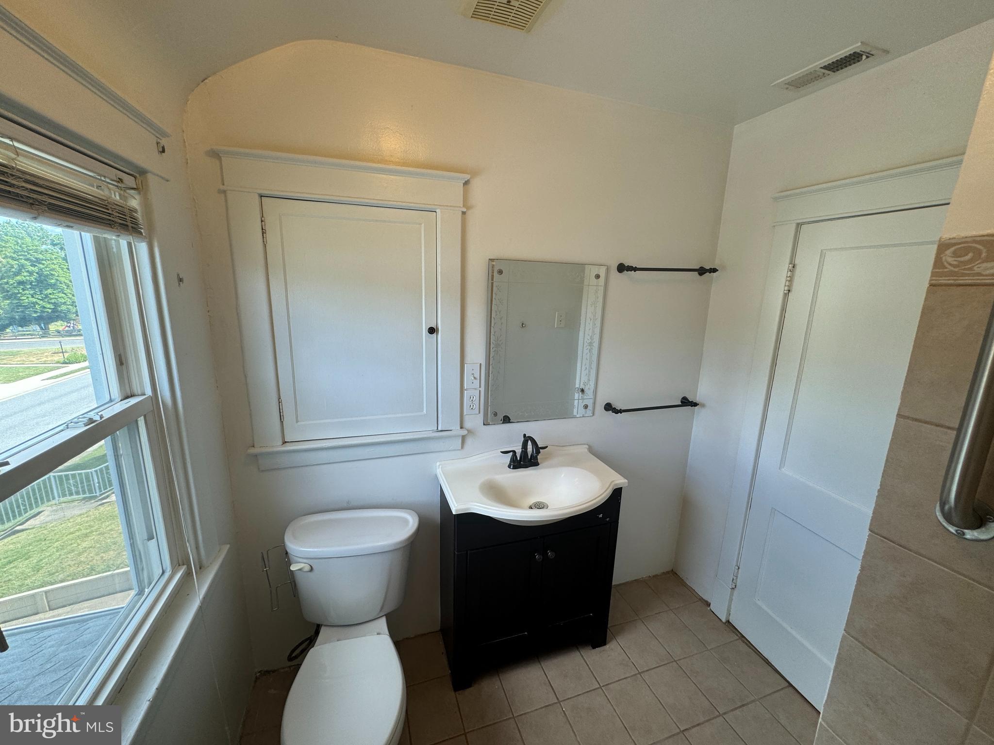 5570 Ashbourne Road Halethorpe, MD 21227 - Photo 17 of 23
