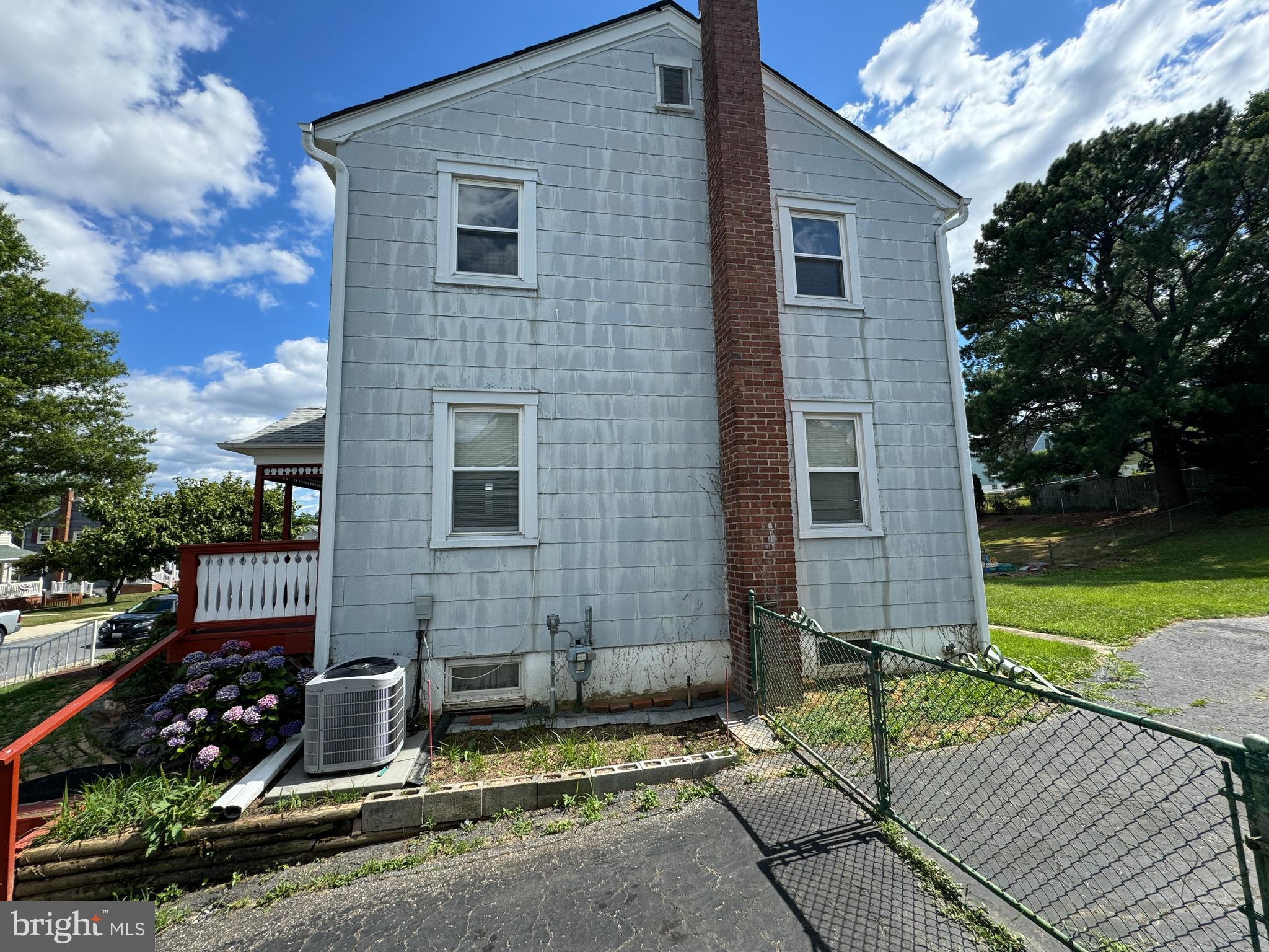 5570 Ashbourne Road Halethorpe, MD 21227 - Photo 3 of 23