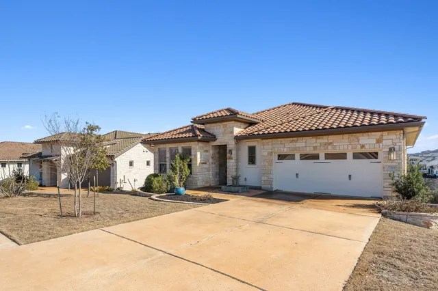 $979,000 | 203 Serene Hilltop Circle, Lakeway, TX 78738