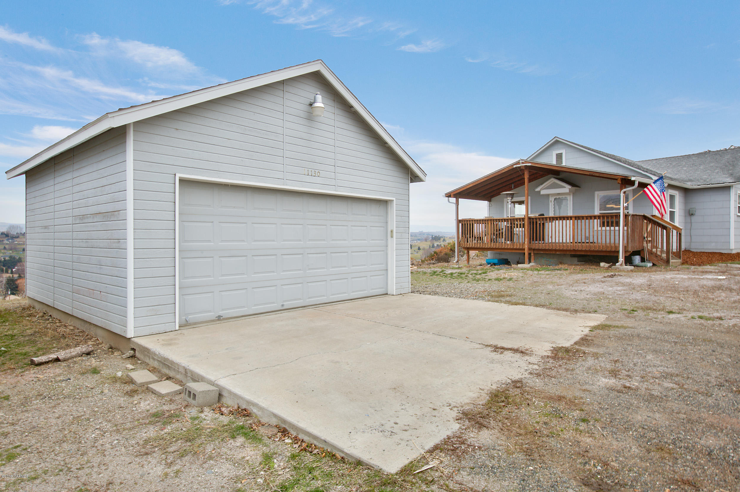 11130 Estes Road Yakima, WA 98908 - Photo 3 of 16 a view of a house with a yard