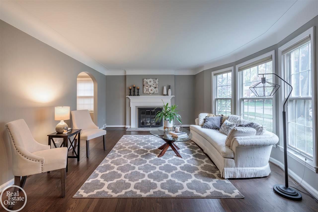 1901 Severn Road Grosse Pointe, MI 48236 - Photo 6 of 37 Living room