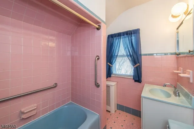 $549,900 | 31 Gray Street, West Caldwell, NJ 07006