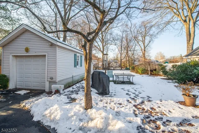 $549,900 | 31 Gray Street, West Caldwell, NJ 07006