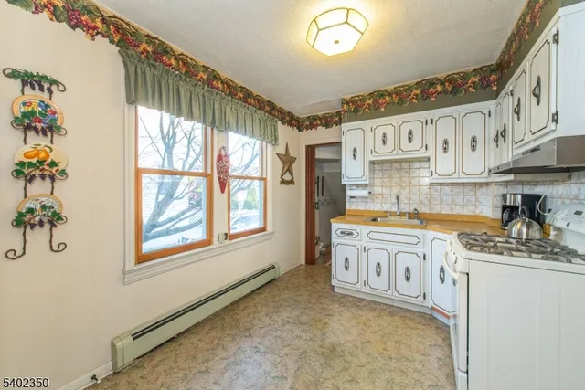 $549,900 | 31 Gray Street, West Caldwell, NJ 07006