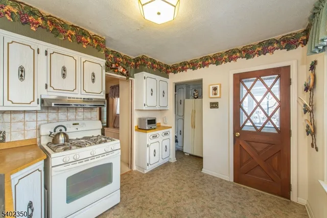 $549,900 | 31 Gray Street, West Caldwell, NJ 07006