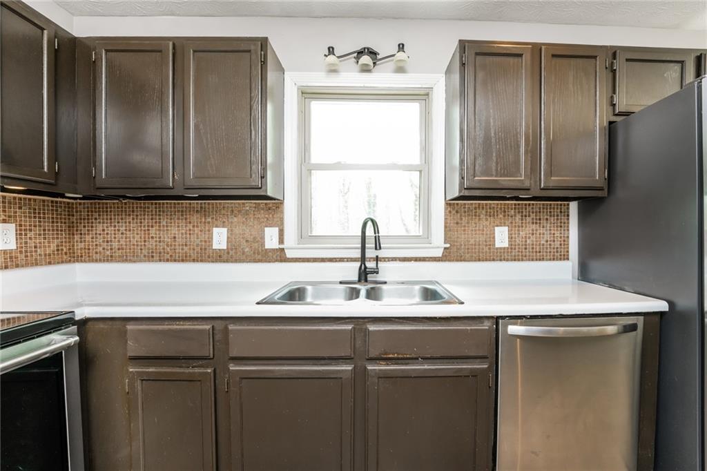 2560 Bluffton Road Buford, GA 30519 - Photo 11 of 38