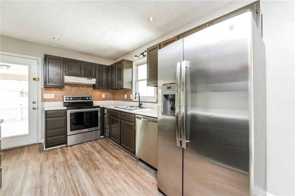 2560 Bluffton Road Buford, GA 30519 - Photo 12 of 38