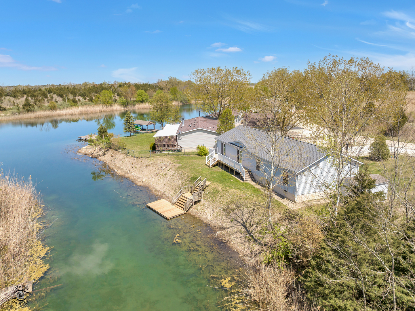18530 West 3000N Road Reddick, IL 60961 - Photo 8 of 40 a view of a lake with a mountain