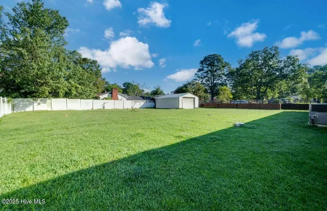 $307,000 | 159 Meadowbrook Lane, Warsaw, NC 28398