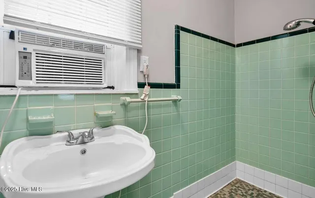 $307,000 | 159 Meadowbrook Lane, Warsaw, NC 28398