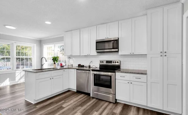 $307,000 | 159 Meadowbrook Lane, Warsaw, NC 28398