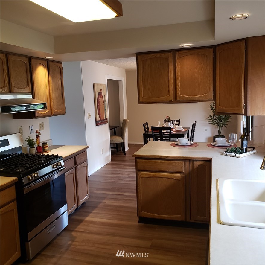 12519 Southeast 166th Street Renton, WA 98058 - Photo 8 of 21 Gallery Image 8