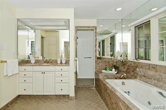 5 Pebble Creek Road St. Louis, MO 63124 - Photo 18 of 28