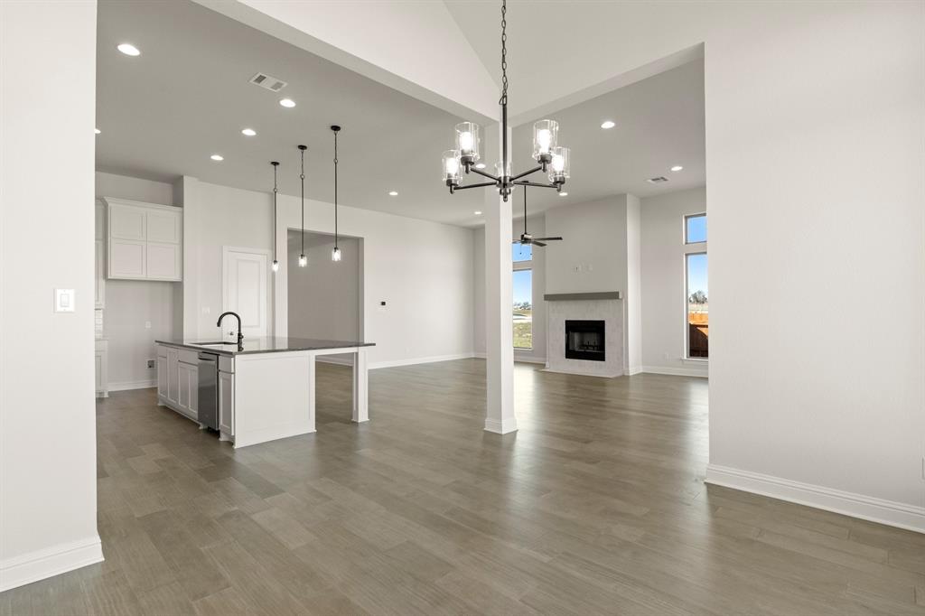 1320 Red Rock Road Hewitt, TX 76643 - Photo 13 of 37 Dining3