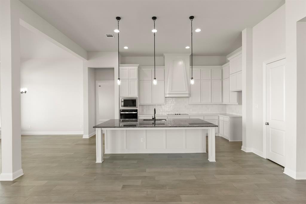 1320 Red Rock Road Hewitt, TX 76643 - Photo 14 of 37 Kitchen5