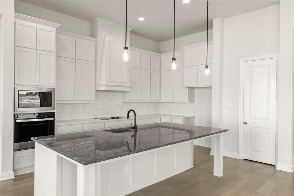 1320 Red Rock Road Hewitt, TX 76643 - Photo 17 of 37 Kitchen3