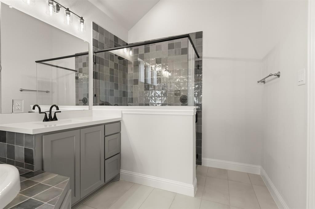 1320 Red Rock Road Hewitt, TX 76643 - Photo 26 of 37 PrimaryBathroom3