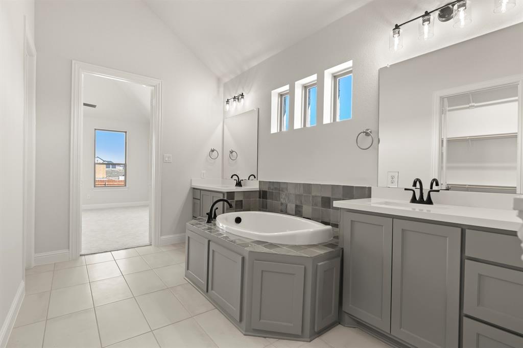 1320 Red Rock Road Hewitt, TX 76643 - Photo 27 of 37 PrimaryBathroom4