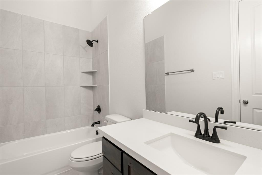 1320 Red Rock Road Hewitt, TX 76643 - Photo 32 of 37 Bathroom2
