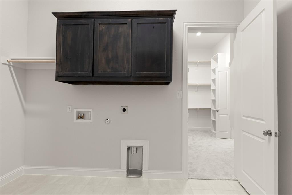 1320 Red Rock Road Hewitt, TX 76643 - Photo 33 of 37 LaundryRoom