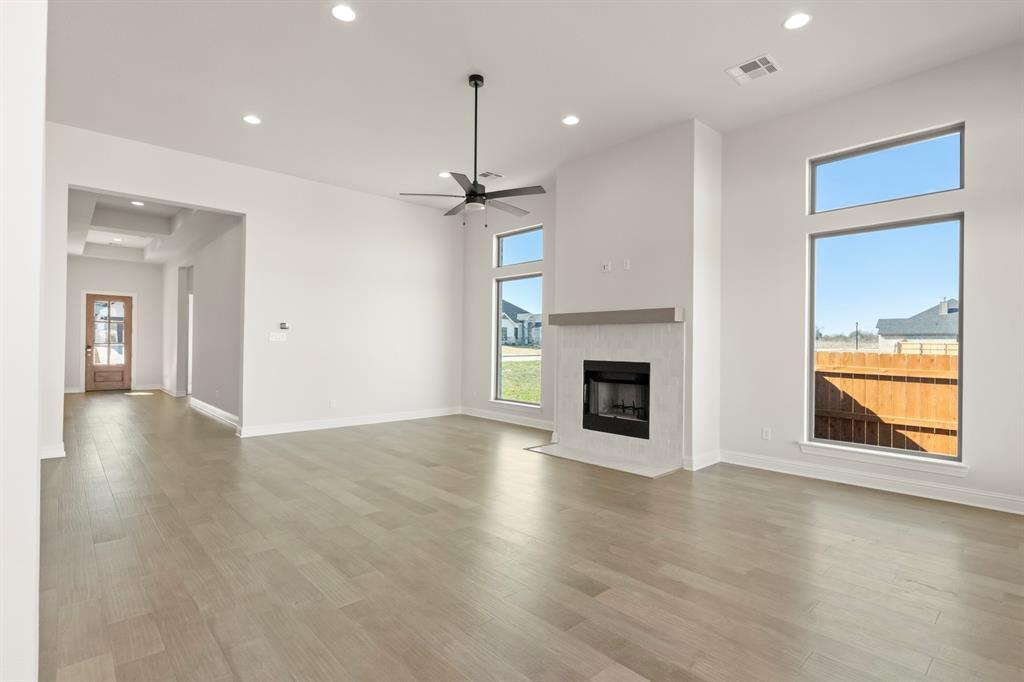 1320 Red Rock Road Hewitt, TX 76643 - Photo 8 of 37 LivingRoom3