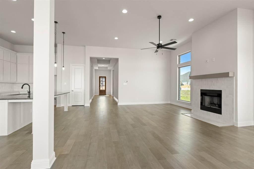 1320 Red Rock Road Hewitt, TX 76643 - Photo 10 of 37 LivingRoom5
