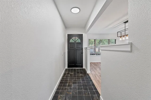 $400,000 | 600 Circleview Drive North, Hurst, TX 76054