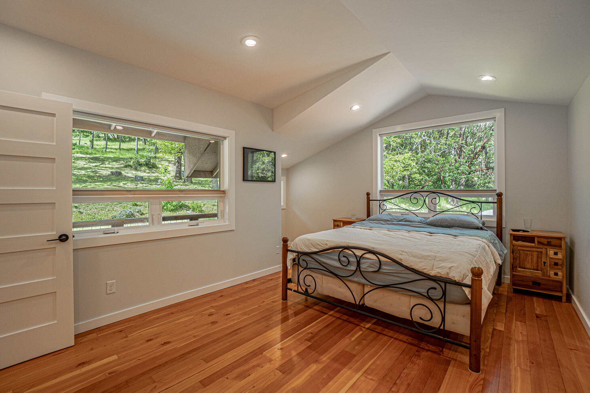 9320 Wagner Creek Road Talent, OR 97540 - Photo 17 of 49 DSC04597-HDR