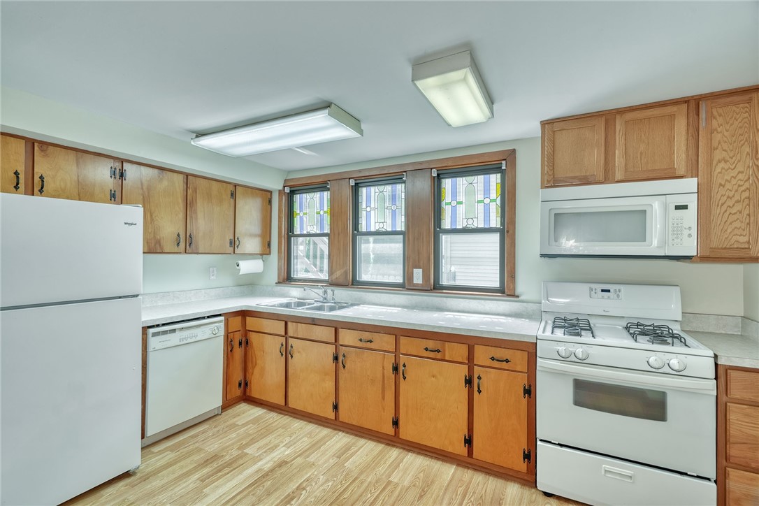 27 Martin Street Webster, NY 14580 - Photo 17 of 48 KITCHEN