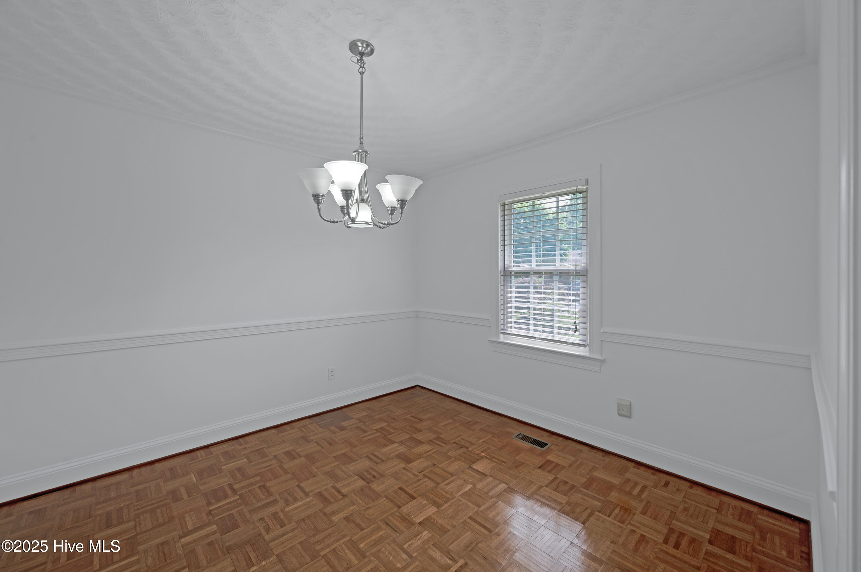 311 Prince Road Greenville, NC 27858 - Photo 16 of 52 Formal Dining Room 11'-3"x10'-0"