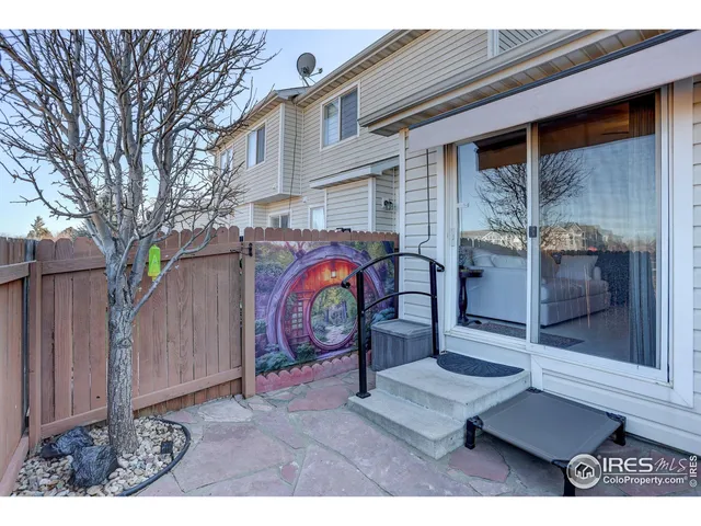 a view of an outdoor space