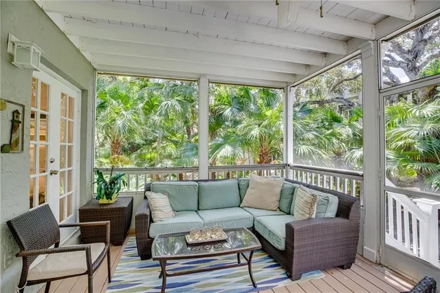 $8,500 | 1215 Winding Oaks Circle East, Unit 401, Vero Beach, FL 32963