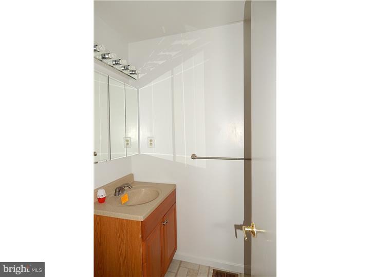9328 Jamison Avenue, Unit B Philadelphia, PA 19115 - Photo 9 of 25
