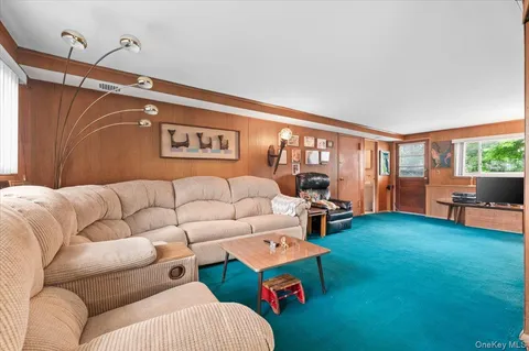$749,999 | 279 North Kentucky Avenue, Massapequa, NY 11758