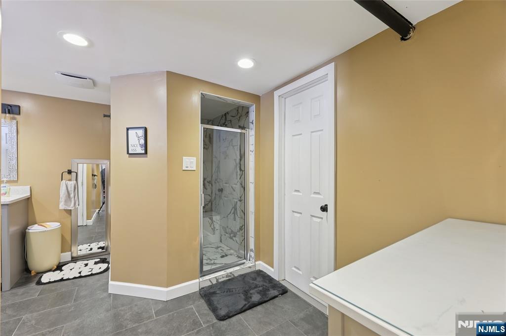 51 Sicomac Road North Haledon, NJ 07508 - Photo 15 of 23