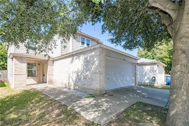 $1,900 | 8436 Fall Meadow Lane, Austin, TX 78747