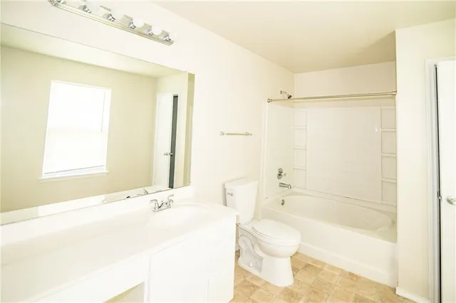 $1,900 | 8436 Fall Meadow Lane, Austin, TX 78747