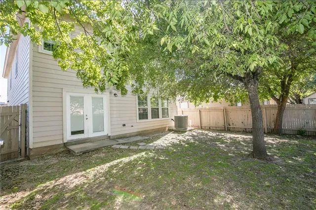 $1,900 | 8436 Fall Meadow Lane, Austin, TX 78747