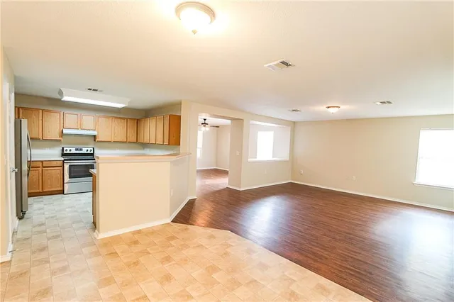 $1,900 | 8436 Fall Meadow Lane, Austin, TX 78747